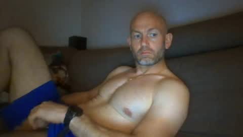 Snapshot of danny81boy chatting on 06.27.26 danny81boy online show from 06.27.26