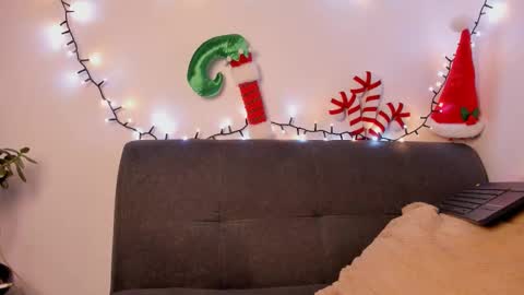 Snapshot of danny_and_lara chatting on 11.15.25 danny_and_lara online show from 11.15.25