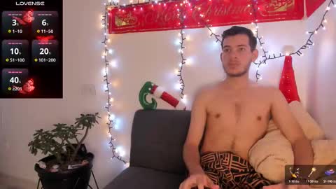 Snapshot of danny_and_lara chatting on 11.29.25 danny_and_lara online show from 11.29.25