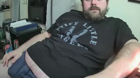 Snapshot of dannyb0y95 chatting on 10.08.25 Danny online show from 10.08.25