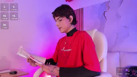 Snapshot of dannysastar_ chatting on 10.28.25 DANNYSA online show from 10.28.25