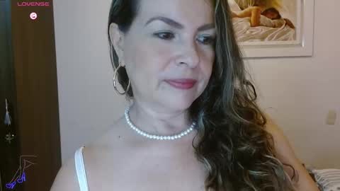 Snapshot of dannyxxxmom chatting on 11.18.25 Danny online show from 11.18.25