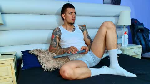 Snapshot of dante_flamee chatting on 02.24.26 dante_flamee online show from 02.24.26