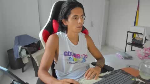 Snapshot of dantedecentralized chatting on 11.20.25 X Dante7373574 online show from 11.20.25