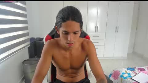 Snapshot of dantedecentralized chatting on 12.16.25 X Dante7373574 online show from 12.16.25