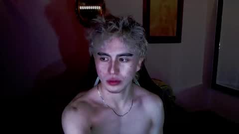 Snapshot of danteobscuro chatting on 11.17.25 danteobscuro online show from 11.17.25