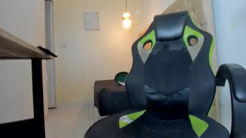 Snapshot of dantex_ chatting on 11.10.25 dantex_ online show from 11.10.25