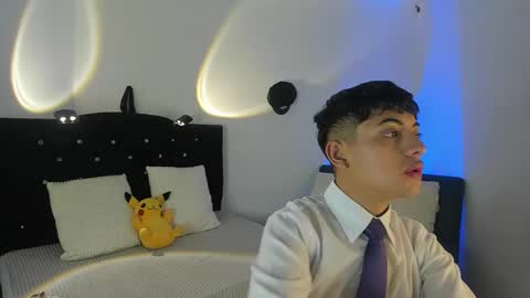 Snapshot of danvianny chatting on 10.12.25 DAN VIANNY online show from 10.12.25