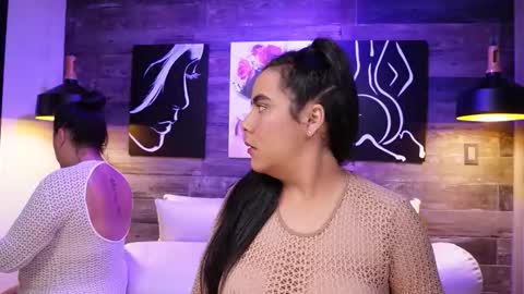 Snapshot of dany_alexa chatting on 10.18.25 Dany And Alexa online show from 10.18.25