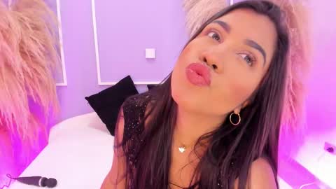 Snapshot of danymontiel chatting on 11.01.25 Dany online show from 11.01.25