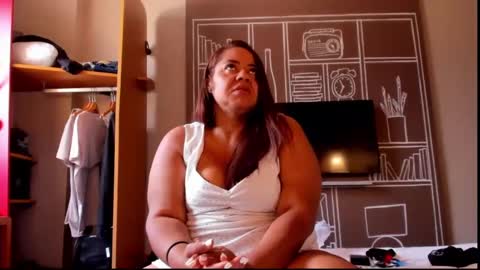 Snapshot of daphaineex chatting on 02.26.25 daphaineex online show from 02.26.25