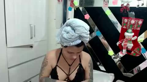 daphne877046 online show from 11.17.25