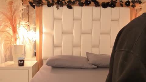 daphne_and_roger online show from 12.05.25