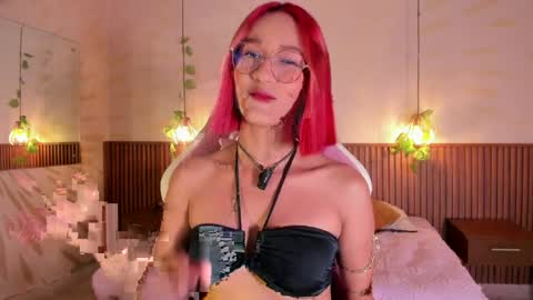 Daphne online show from 04.08.26