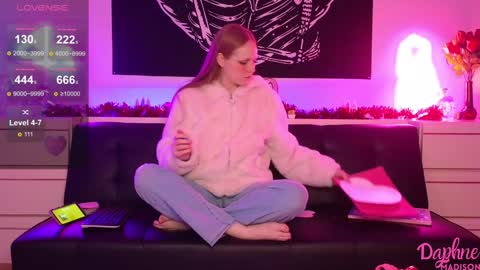 Daphne Madison online show from 02.05.25