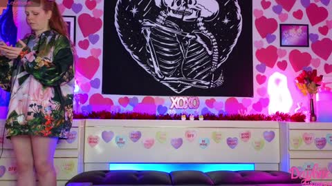 Daphne Madison online show from 03.04.25