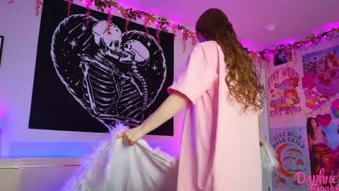 Daphne Madison online show from 03.10.25