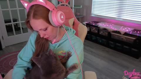 Daphne Madison online show from 09.28.25