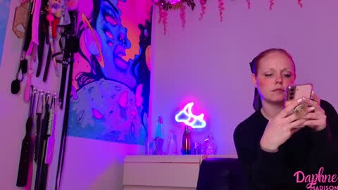 Daphne Madison online show from 11.29.25