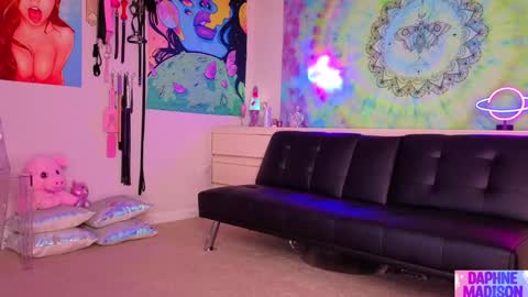 Daphne Madison online show from 03.18.26