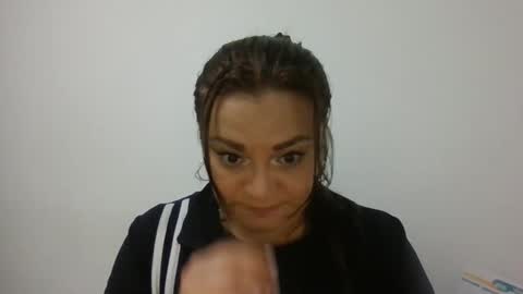 Snapshot of dapnne24 chatting on 11.19.25 dapnne online show from 11.19.25