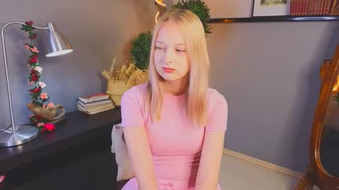 Snapshot of darceyheyd chatting on 11.14.25 Kami online show from 11.14.25