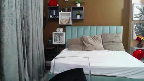 DarcyeJane online show from 02.15.26