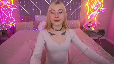 Snapshot of dariadelly chatting on 06.03.26 dariadelly online show from 06.03.26