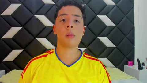 Snapshot of darian_laforteza chatting on 06.27.26 Darian online show from 06.27.26