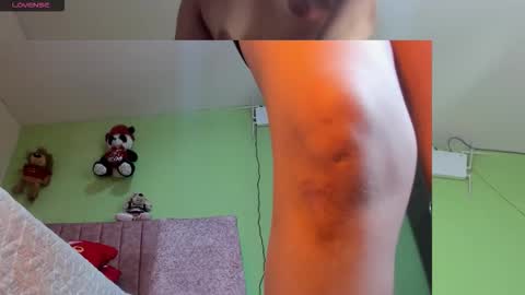 Snapshot of dariana_hot chatting on 11.24.25 dariana_hot online show from 11.24.25