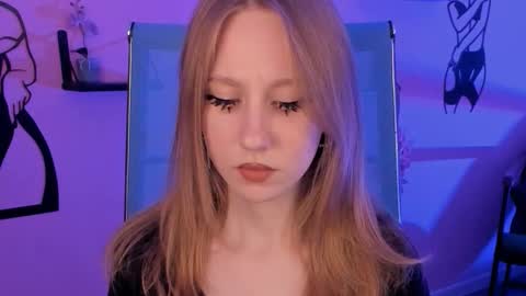 Snapshot of dariatate chatting on 09.18.25 Daria Tate online show from 09.18.25