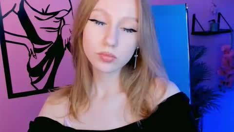 Snapshot of dariatate chatting on 10.14.25 Daria Tate online show from 10.14.25