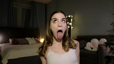 Snapshot of darilboom chatting on 12.20.24 darilboom online show from 12.20.24