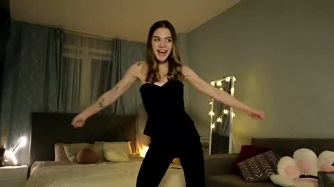 Snapshot of darilboom chatting on 12.22.24 darilboom online show from 12.22.24