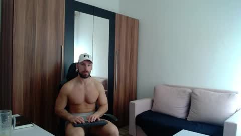 darius_94 online show from 04.11.26