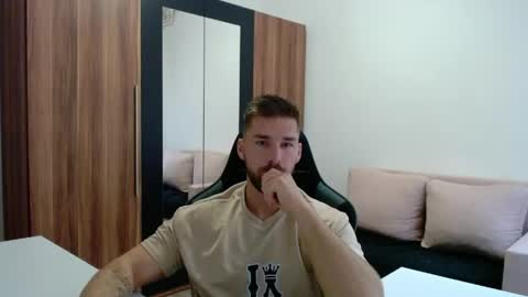 darius_94 online show from 05.18.26