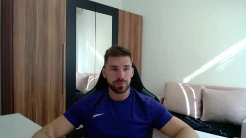 darius_94 online show from 05.19.26