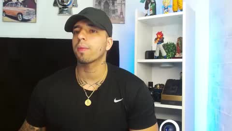 Snapshot of darius_phoenix chatting on 01.12.25 Darius Phoenix online show from 01.12.25