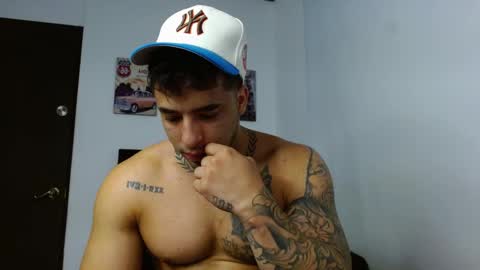 Snapshot of darius_phoenix chatting on 11.02.25 Darius Phoenix online show from 11.02.25