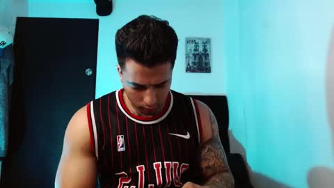 Snapshot of darius_phoenix chatting on 11.14.25 Darius Phoenix online show from 11.14.25