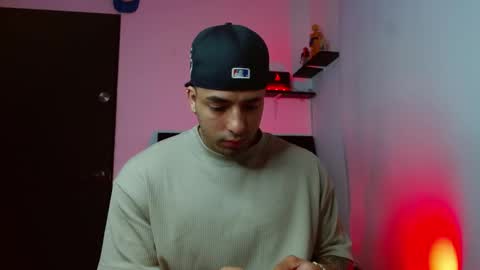 Snapshot of darius_phoenix chatting on 11.23.25 Darius Phoenix online show from 11.23.25