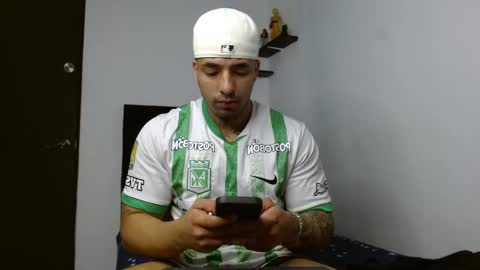 Snapshot of darius_phoenix chatting on 12.13.25 Darius Phoenix online show from 12.13.25