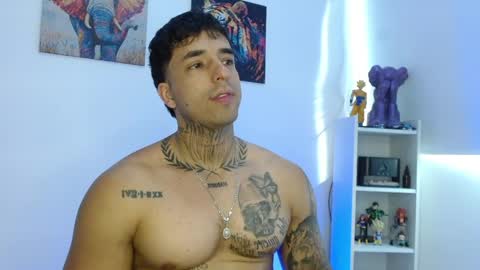 Darius Phoenix  online show from 05.30.26