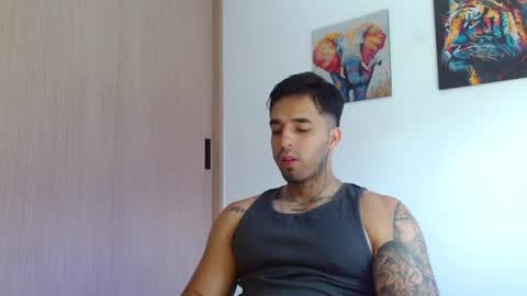 Snapshot of darius_phoenix chatting on 06.12.26 Darius Phoenix online show from 06.12.26