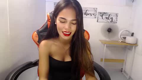 Snapshot of dark_angel143 chatting on 03.04.25 dark_angel143 online show from 03.04.25