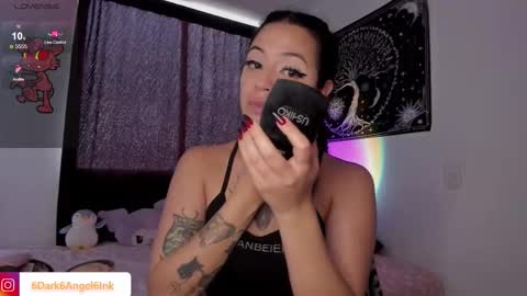 Snapshot of dark_angel_ink_ chatting on 11.10.25 LUISA online show from 11.10.25