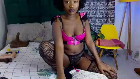 Snapshot of dark_chocolate0 chatting on 04.05.26 becky online show from 04.05.26