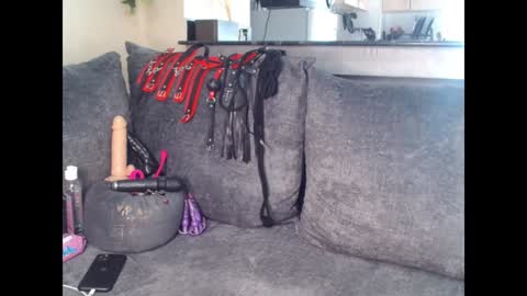 Snapshot of dark_coco chatting on 12.21.24 Coco online show from 12.21.24