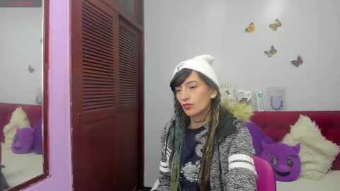 dark_dominika online show from 12.18.25