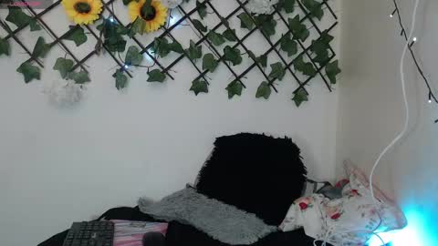 Snapshot of dark_flama chatting on 05.15.26 dark_flama online show from 05.15.26